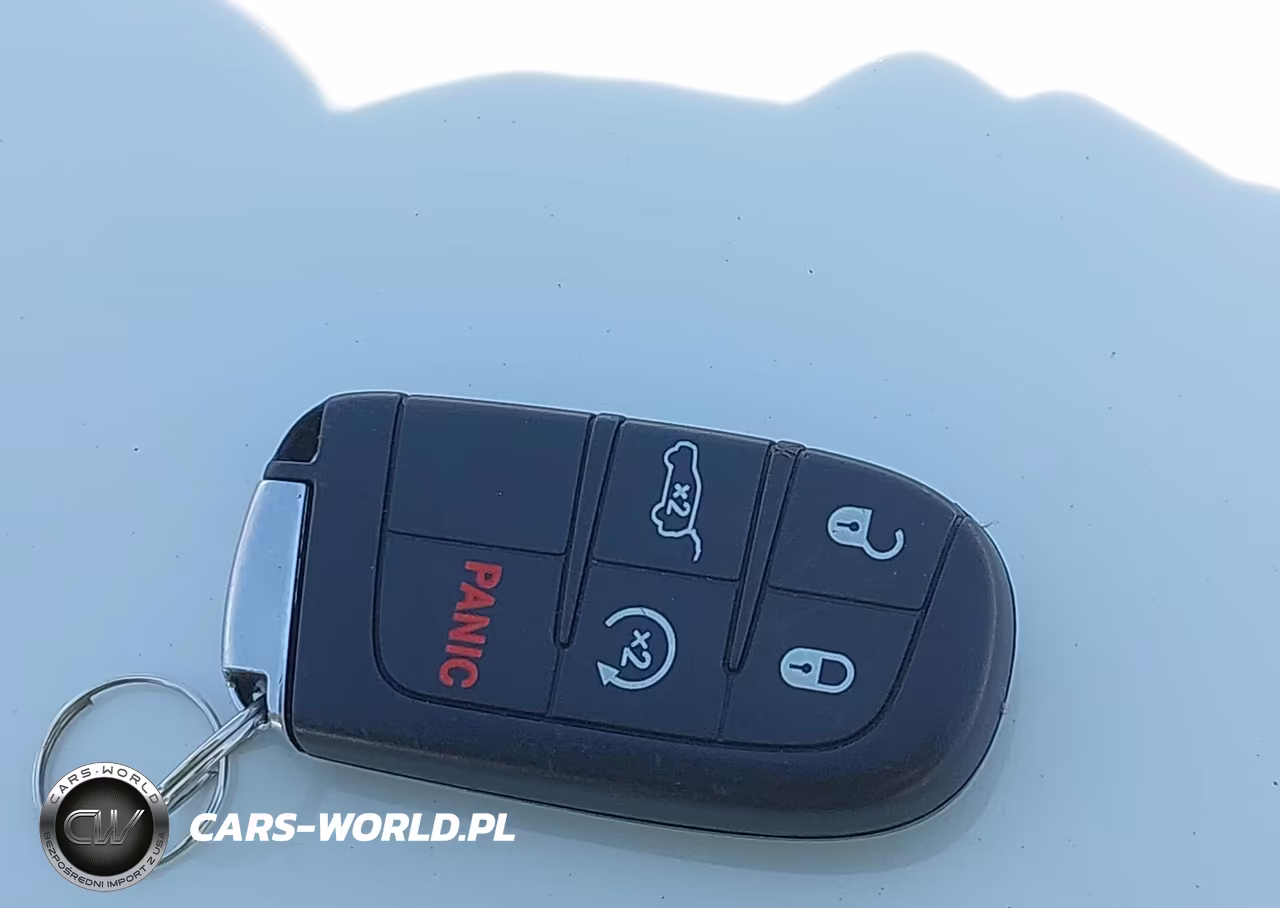 2017 Jeep Grand Cherokee Overland 4X4 VIN:1C4RJFCG4HC790283 - 11