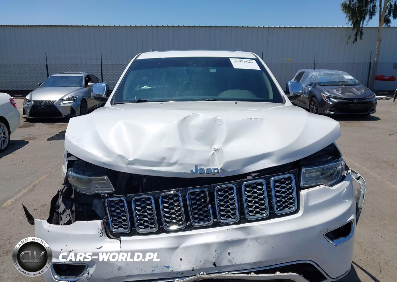 2017 Jeep Grand Cherokee Overland 4X4 VIN:1C4RJFCG4HC790283 - 13