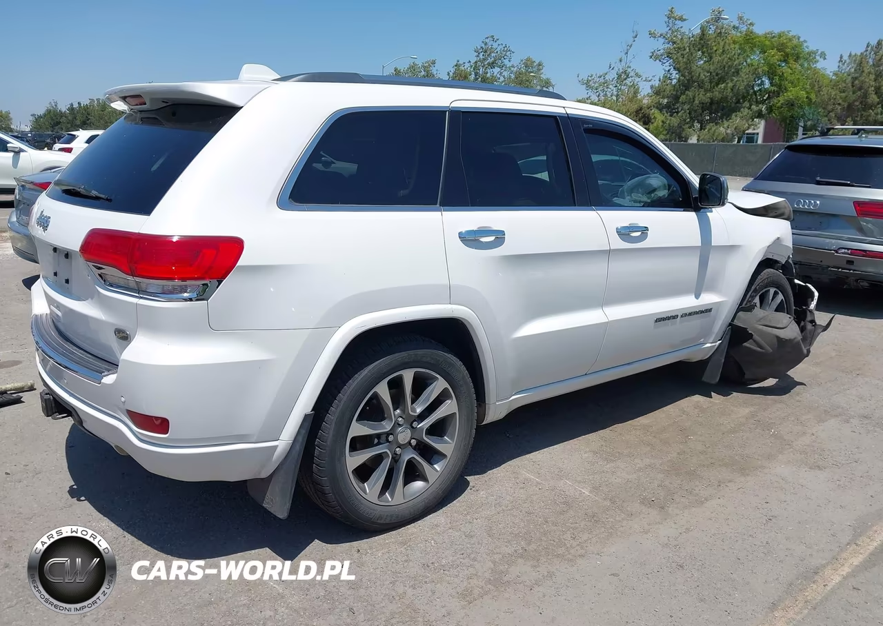 2017 Jeep Grand Cherokee Overland 4X4 VIN:1C4RJFCG4HC790283 - 4