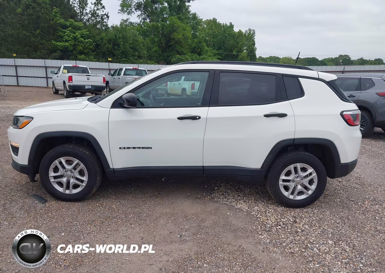 2018 Jeep Compass Sport 4X4 VIN:3C4NJDAB0JT392282 - 16