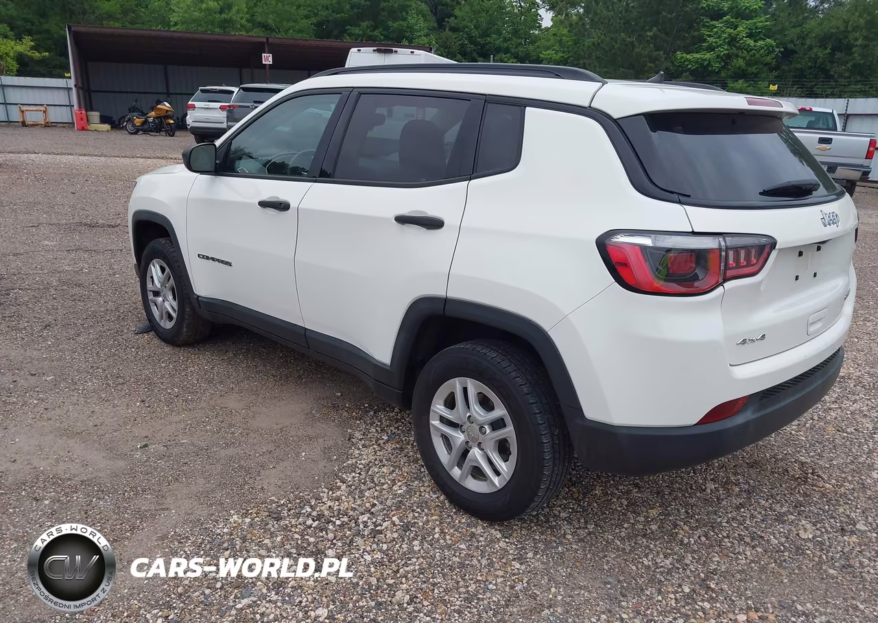 2018 Jeep Compass Sport 4X4 VIN:3C4NJDAB0JT392282 - 3