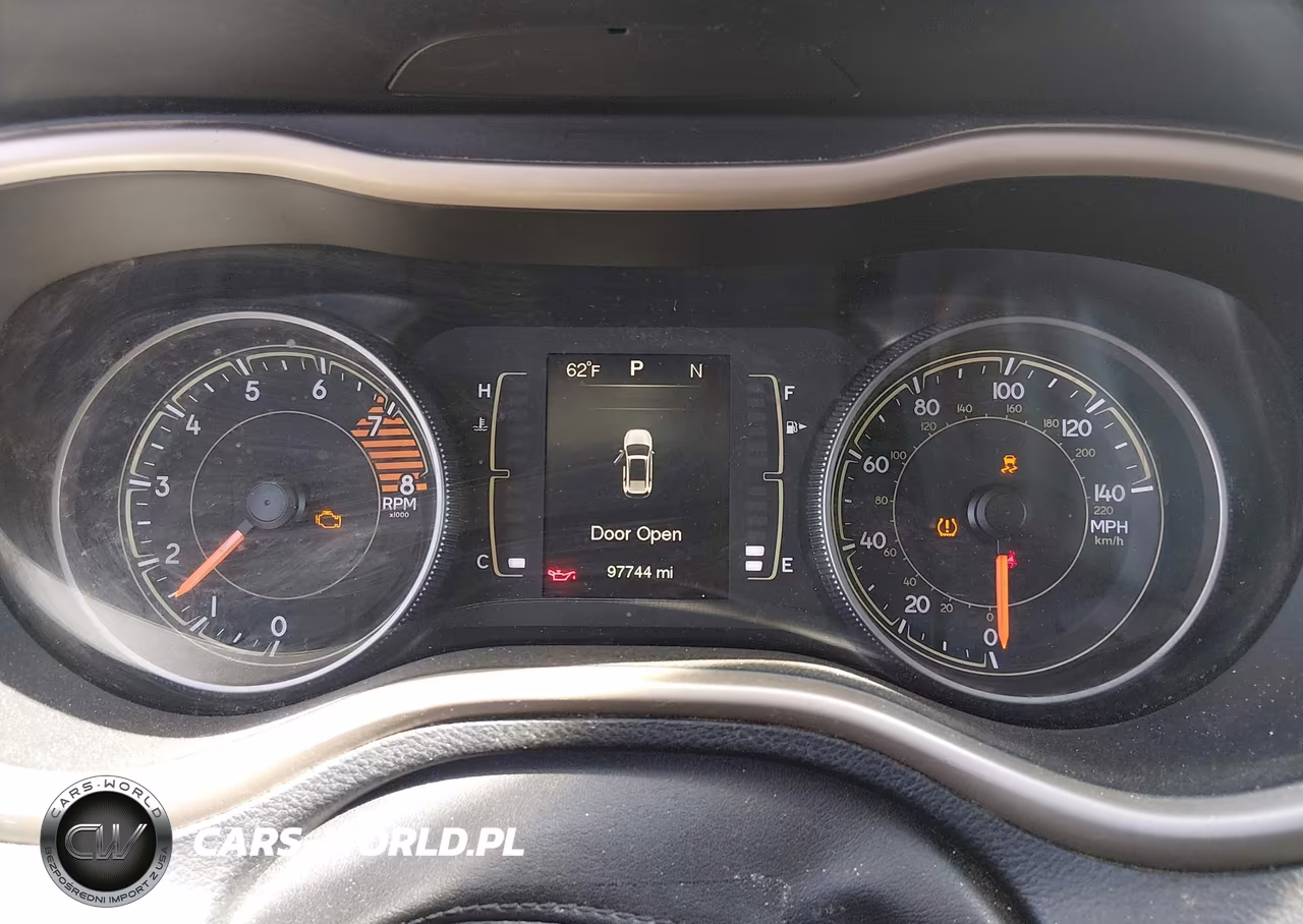 2016 Jeep Cherokee Latitude VIN:1C4PJLCS0GW287969 - 7