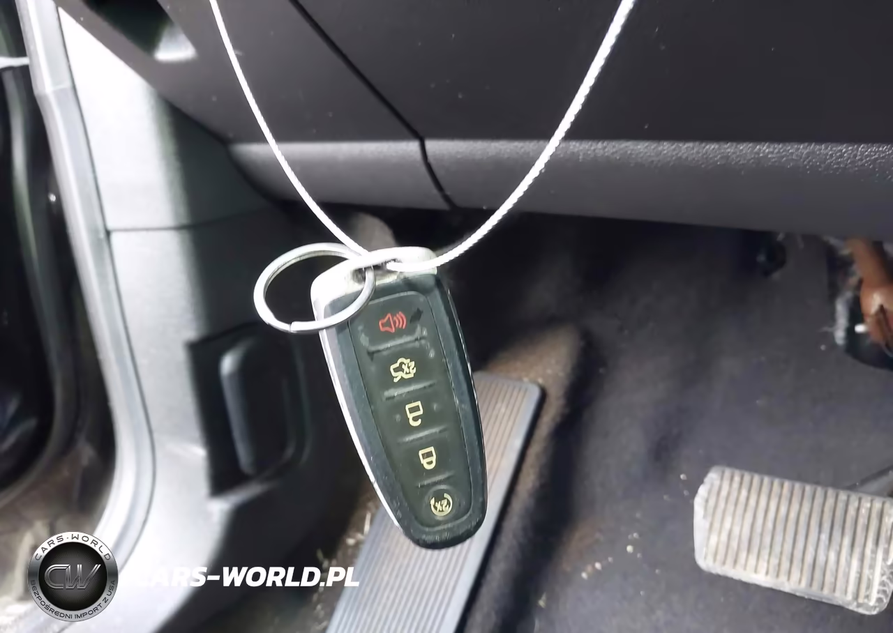 2019 Ford Escape Titanium VIN:1FMCU0J95KUA18113 - 11