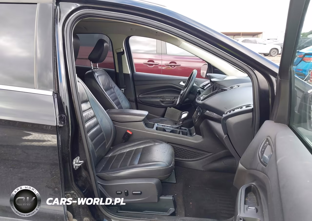2019 Ford Escape Titanium VIN:1FMCU0J95KUA18113 - 5