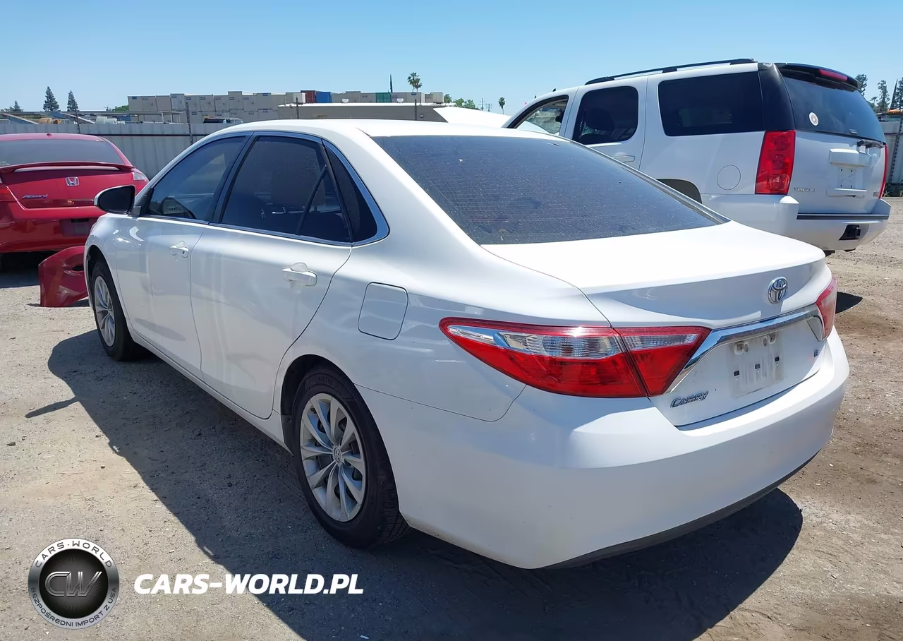 2017 Toyota Camry Le VIN:4T1BF1FK9HU349471 - 3
