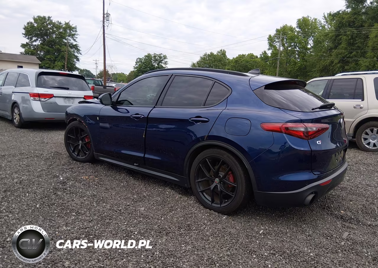 2018 Alfa Romeo Stelvio Ti Sport Awd VIN:ZASFAKNN2J7B90083 - 3