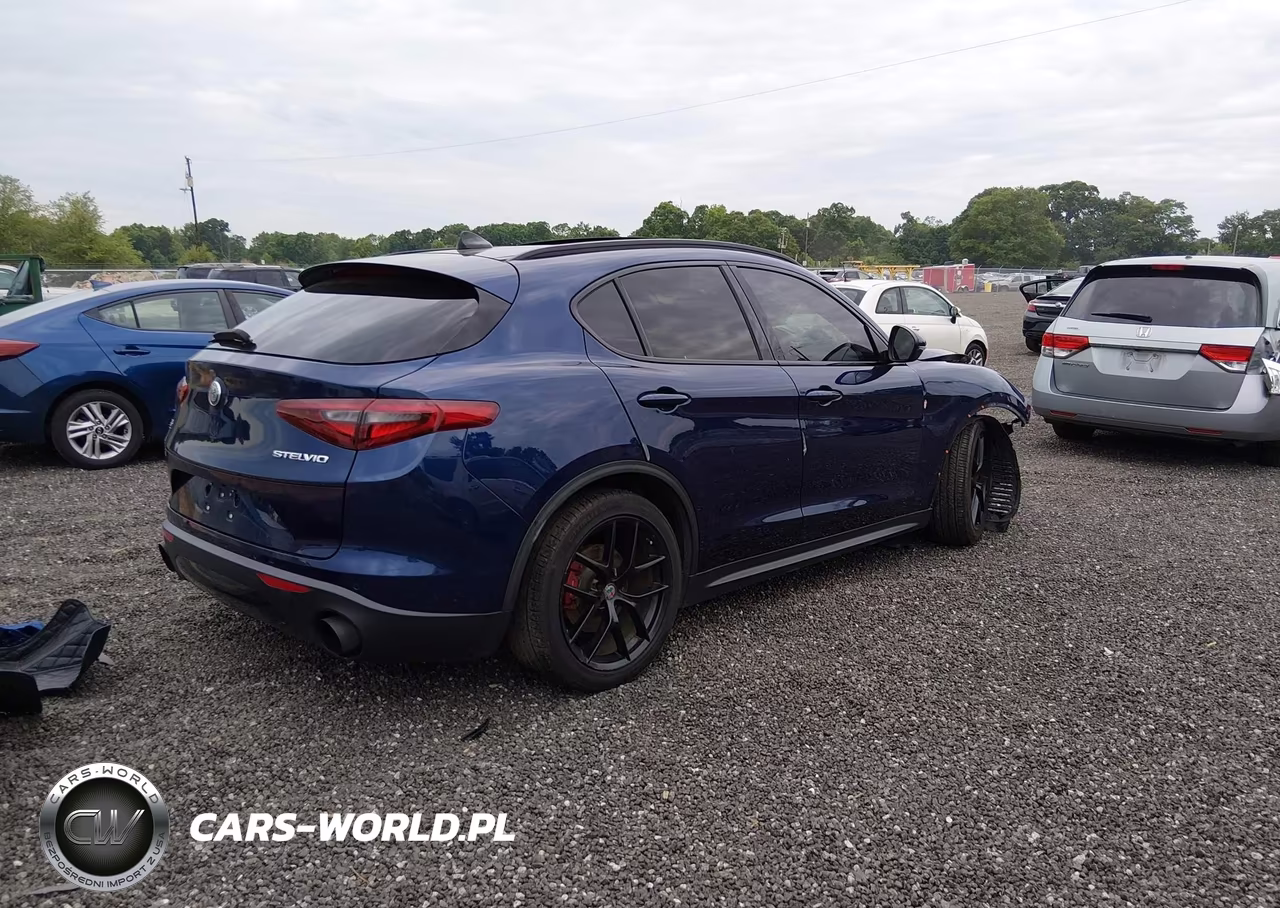 2018 Alfa Romeo Stelvio Ti Sport Awd VIN:ZASFAKNN2J7B90083 - 4