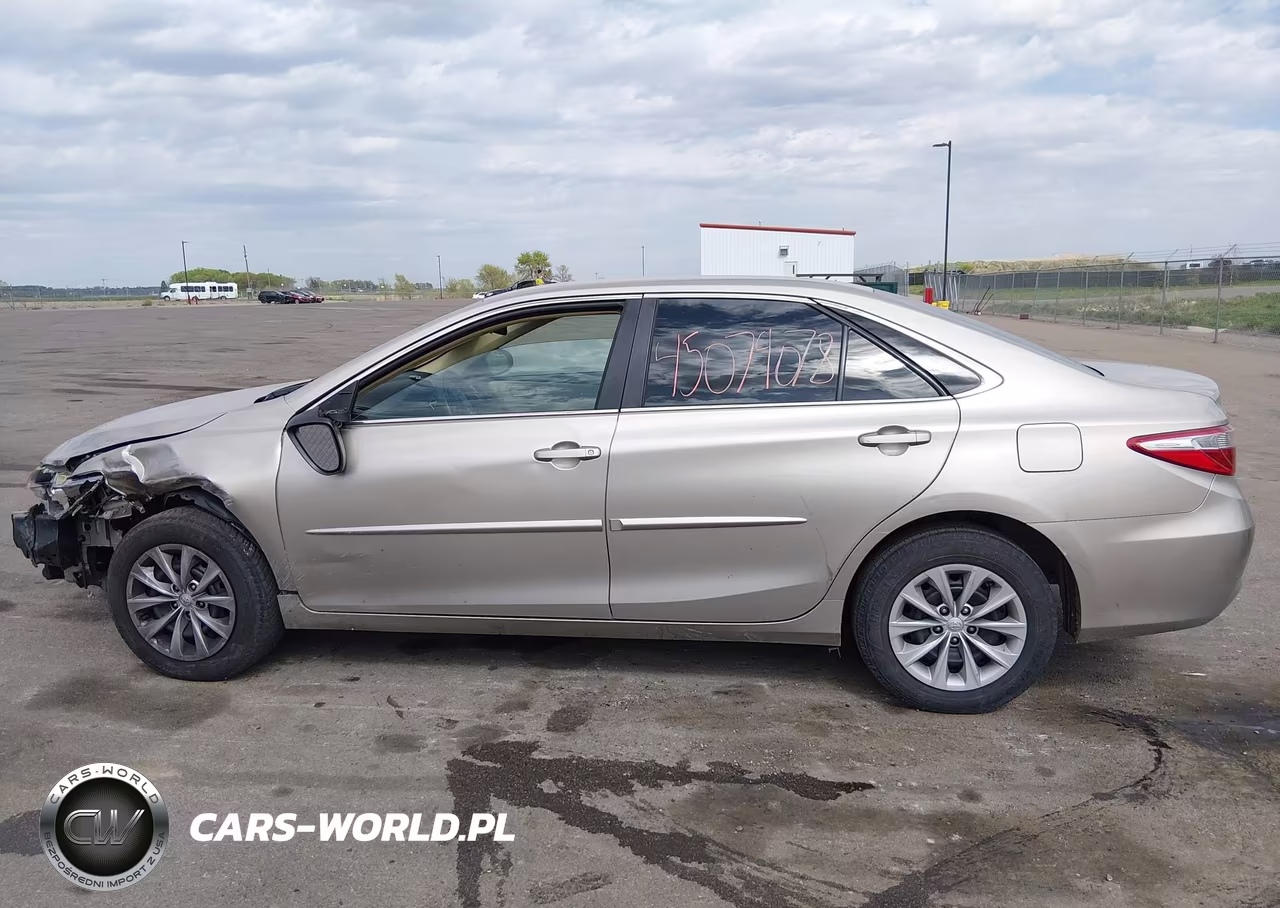 2015 Toyota Camry Le VIN:4T4BF1FK6FR507672 - 14