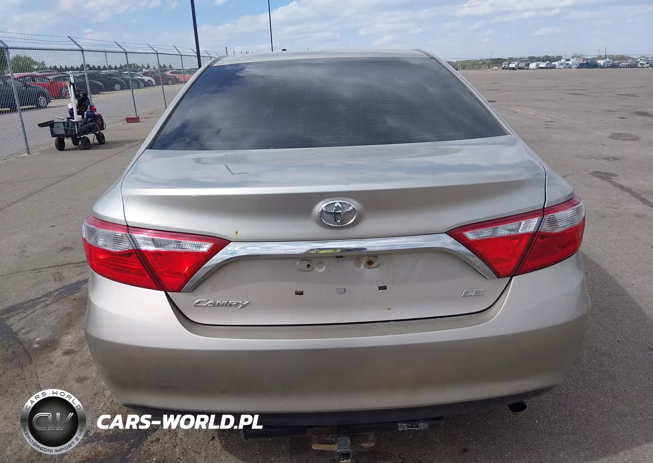 2015 Toyota Camry Le VIN:4T4BF1FK6FR507672 - 16