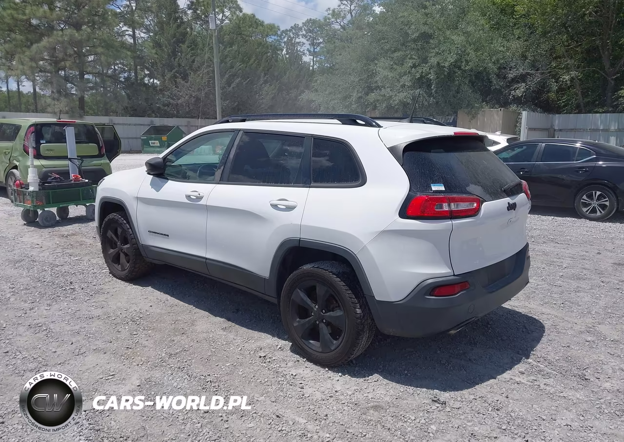 2018 Jeep Cherokee Latitude Fwd VIN:1C4PJLCB8JD620180 - 3