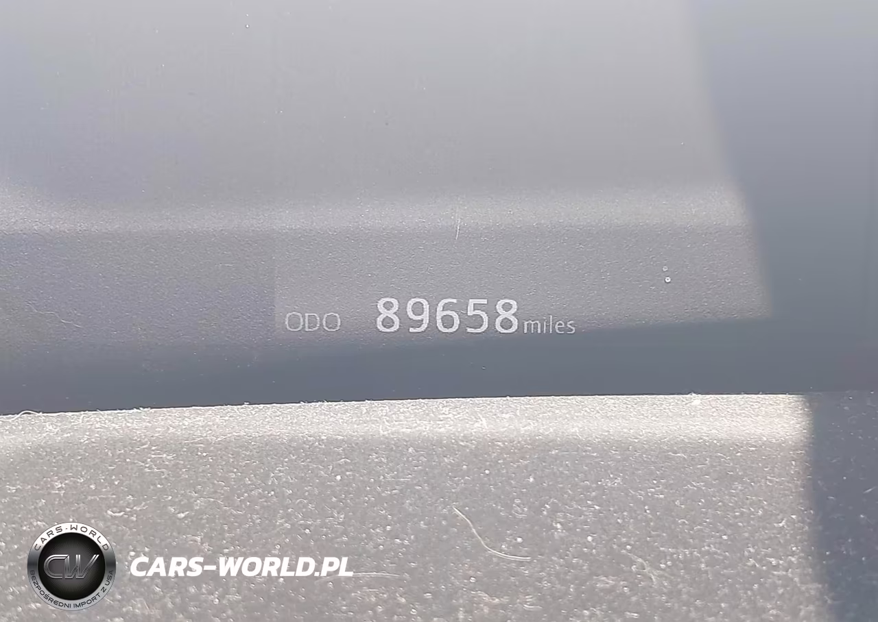 2018 Toyota Prius Two VIN:JTDKBRFU0J3600504 - 15