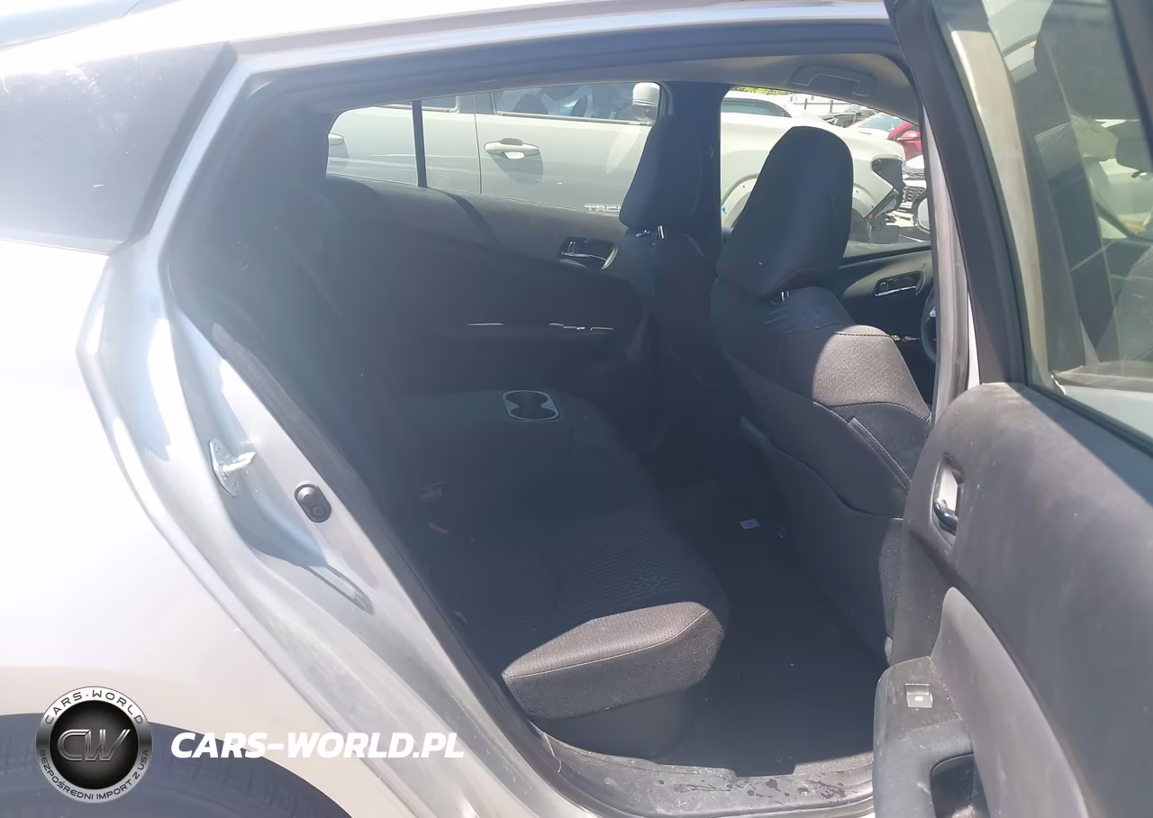 2018 Toyota Prius Two VIN:JTDKBRFU0J3600504 - 8