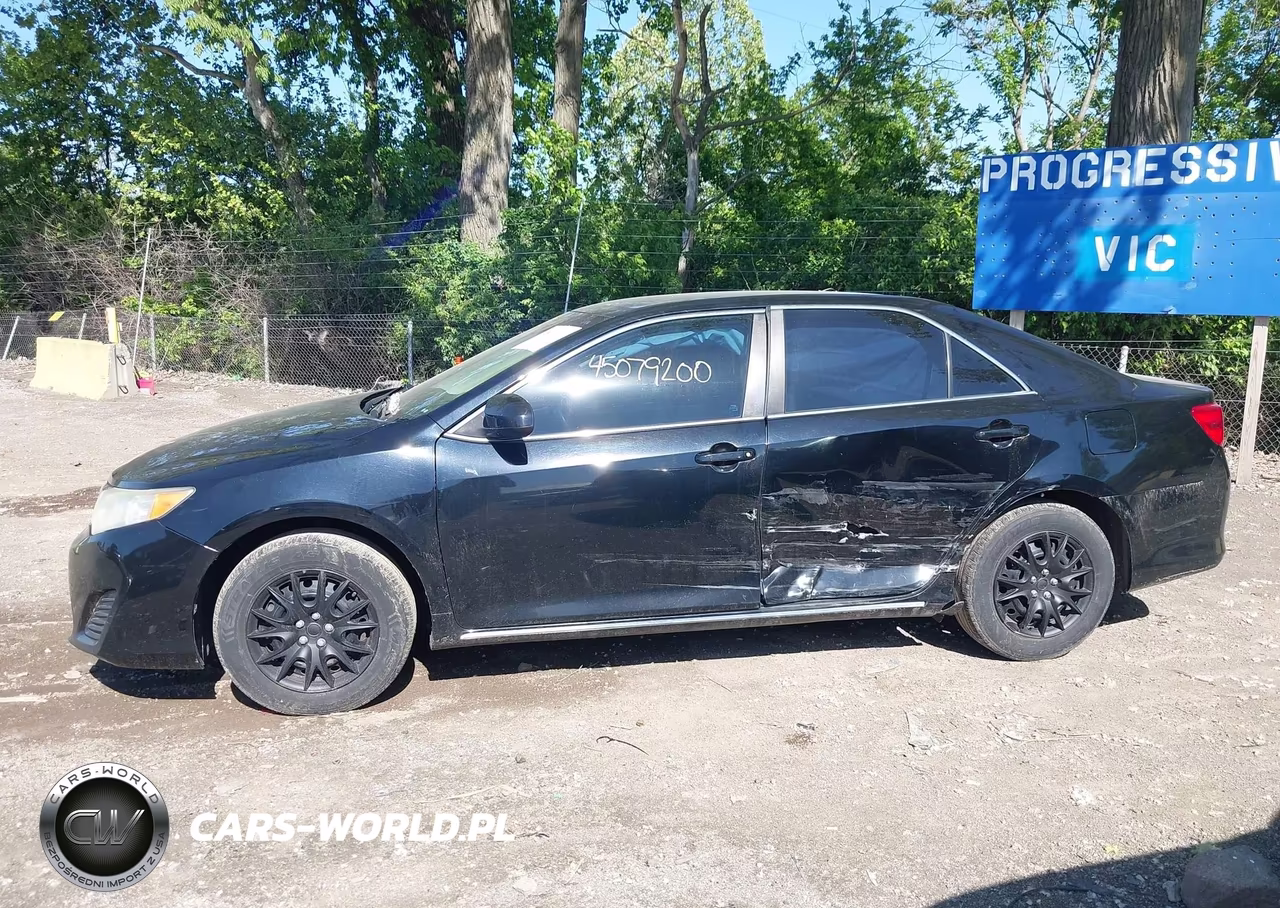 2012 Toyota Camry Le VIN:4T1BF1FK7CU086566 - 14