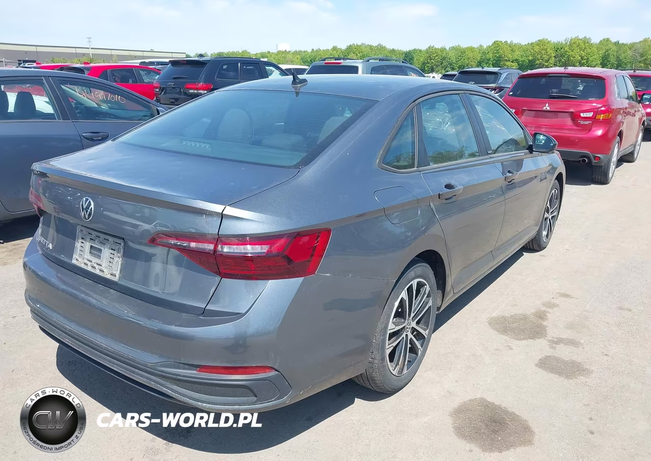 2023 Volkswagen Jetta 1.5T Sport VIN:3VWBM7BUXPM019942 - 4
