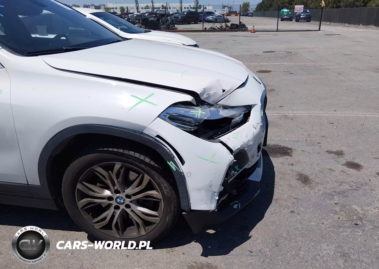 2018 BMW X2 xDrive28I VIN:WBXYJ5C37JEF75001 - 18