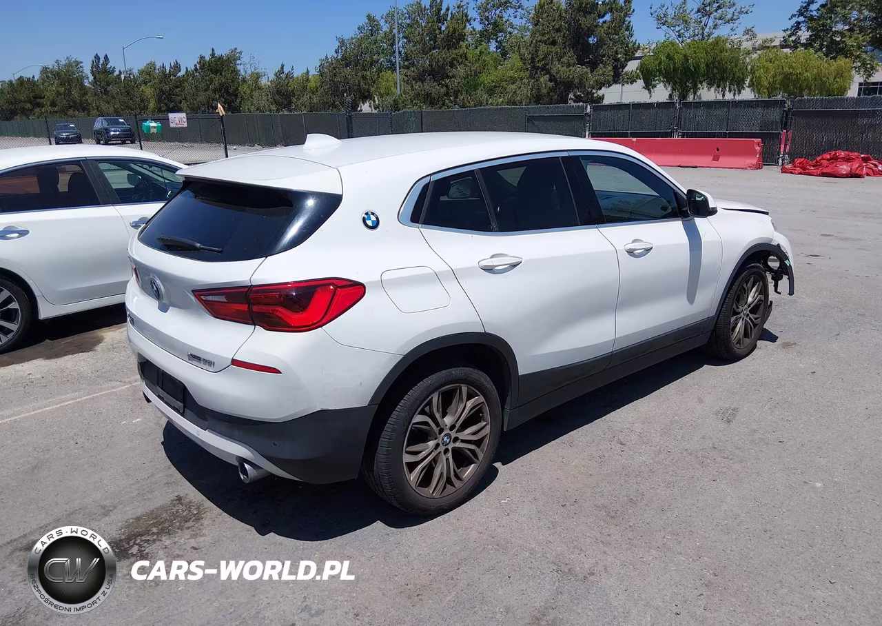 2018 BMW X2 xDrive28I VIN:WBXYJ5C37JEF75001 - 4