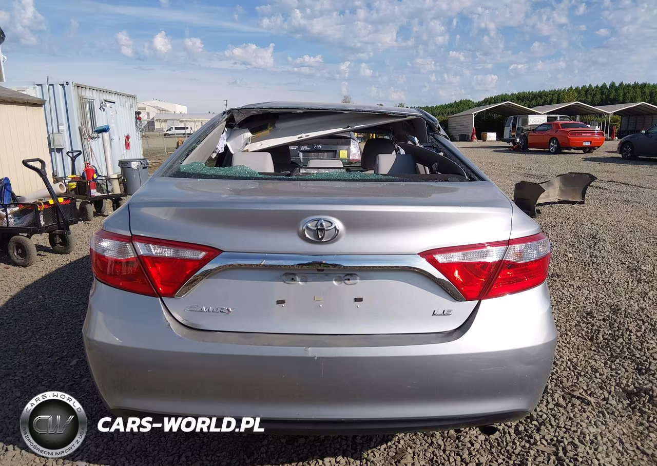 2016 Toyota Camry Le VIN:4T1BF1FK3GU185732 - 17