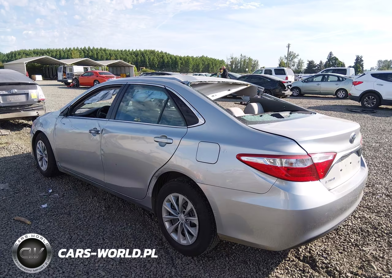 2016 Toyota Camry Le VIN:4T1BF1FK3GU185732 - 3