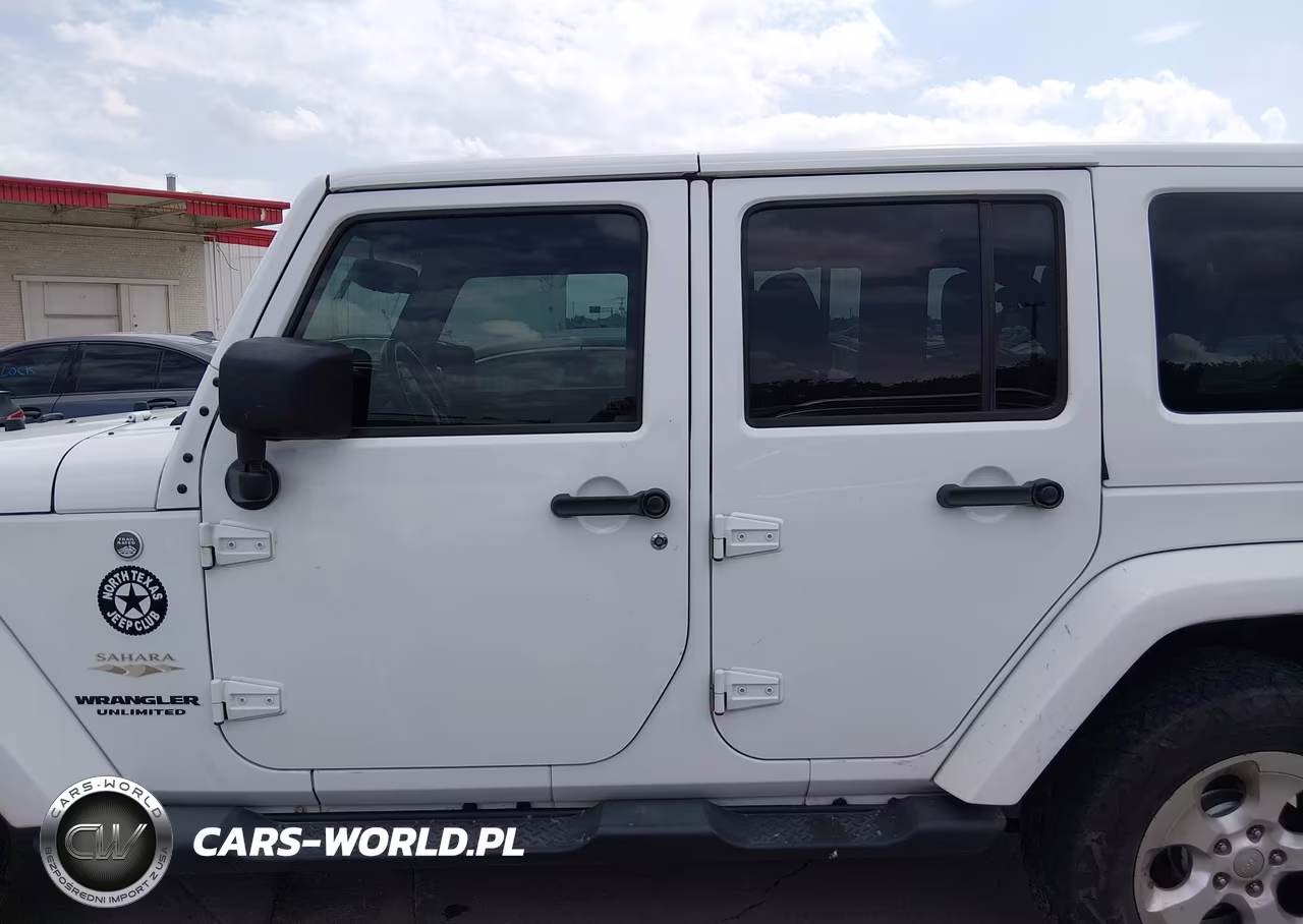 2014 Jeep Wrangler Unlimited Sahara VIN:1C4BJWEG6EL100110 - 14