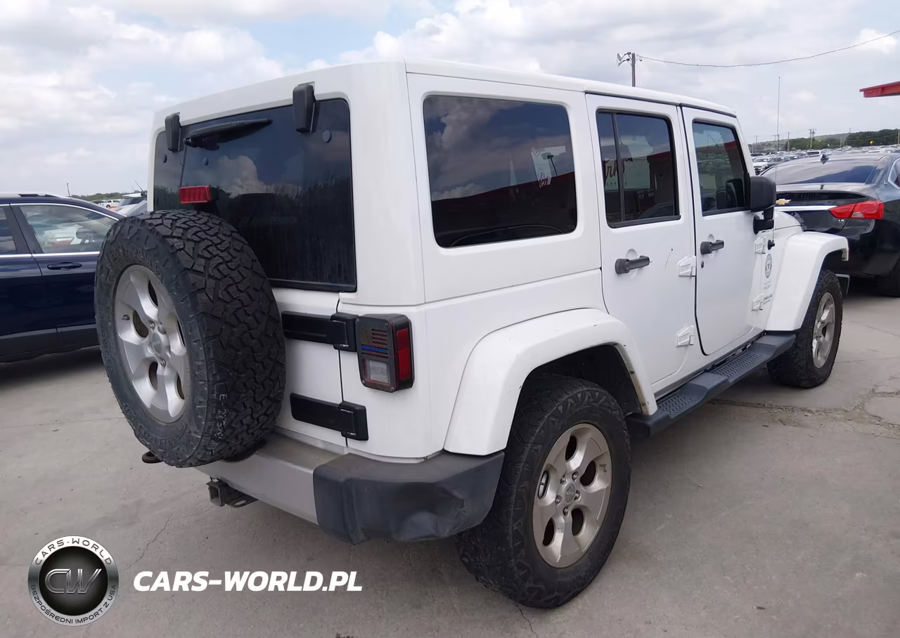 2014 Jeep Wrangler Unlimited Sahara VIN:1C4BJWEG6EL100110 - 4