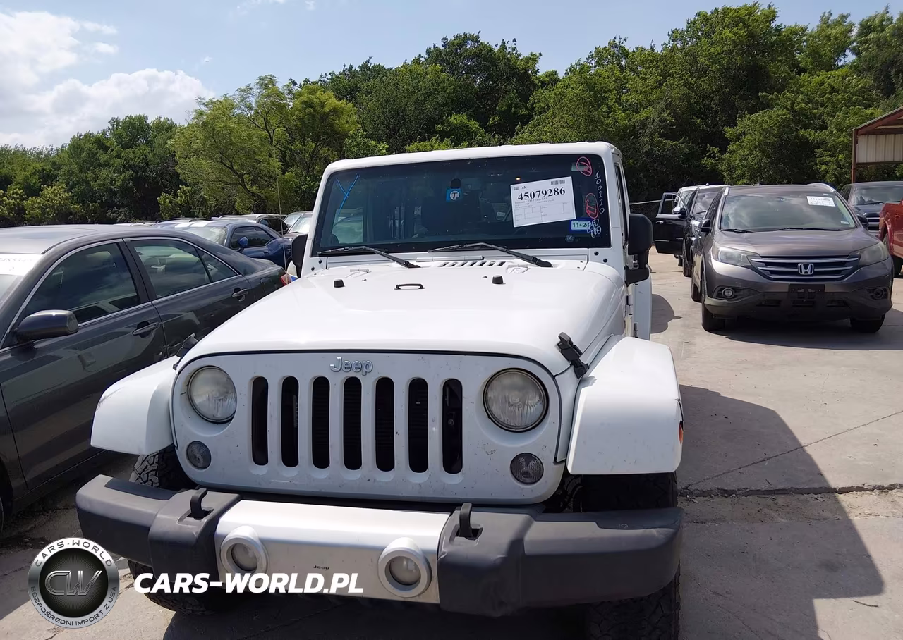 2014 Jeep Wrangler Unlimited Sahara VIN:1C4BJWEG6EL100110 - 6