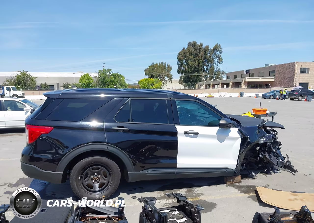2023 Ford Police Interceptor Utility VIN:1FM5K8AB2PGB37954 - 14
