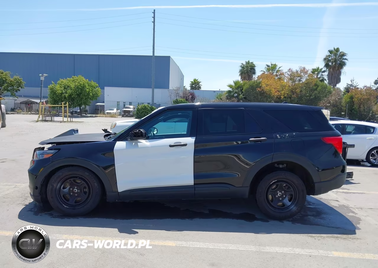 2023 Ford Police Interceptor Utility VIN:1FM5K8AB2PGB37954 - 15