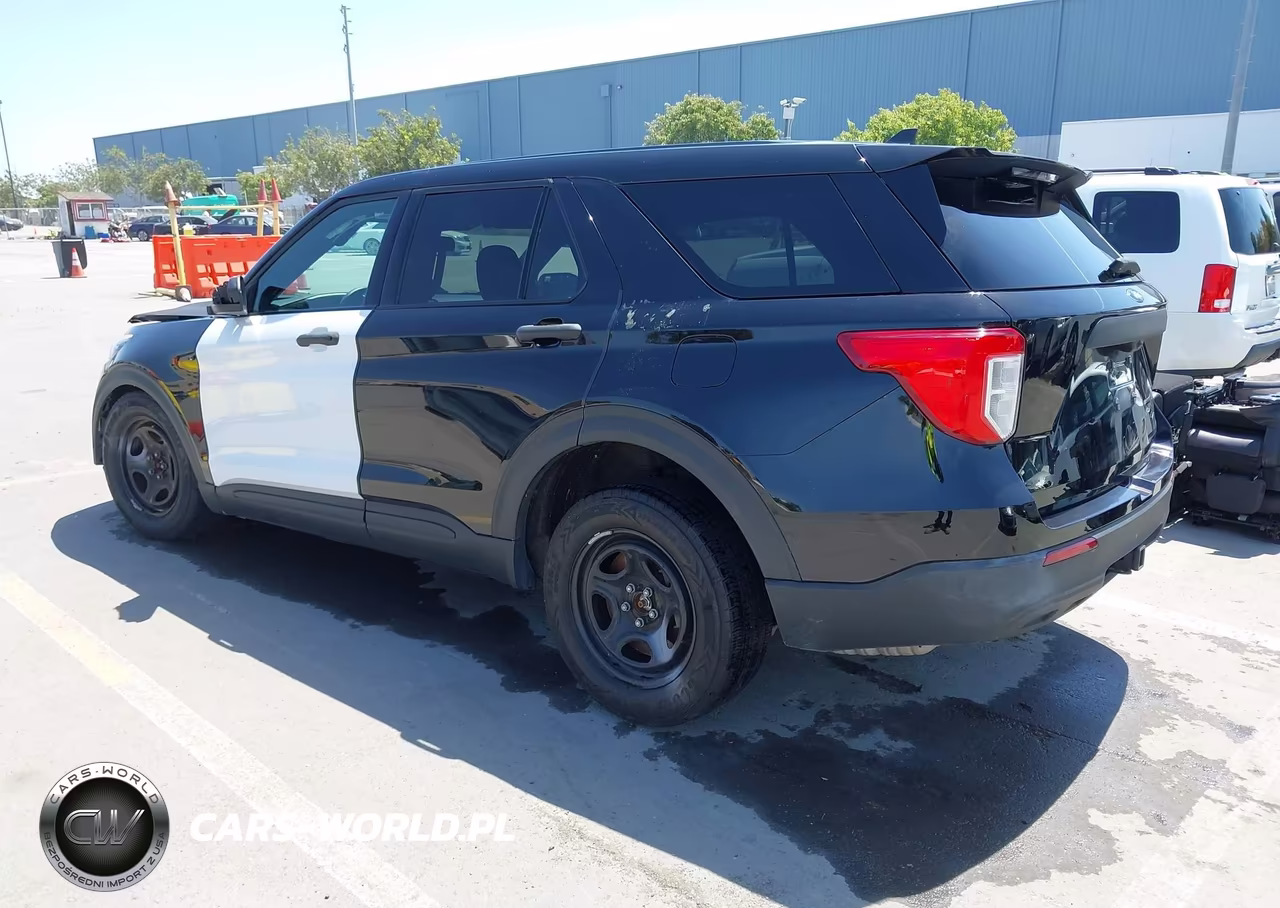 2023 Ford Police Interceptor Utility VIN:1FM5K8AB2PGB37954 - 3