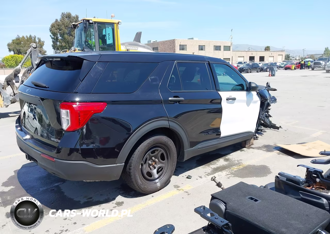 2023 Ford Police Interceptor Utility VIN:1FM5K8AB2PGB37954 - 4
