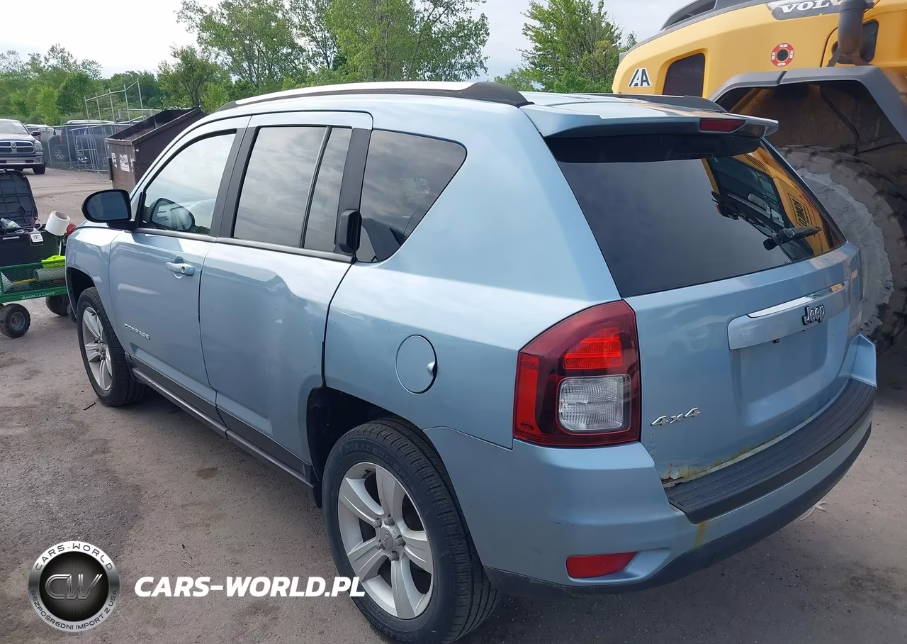 2014 Jeep Compass Sport VIN:1C4NJDBB4ED518587 - 3