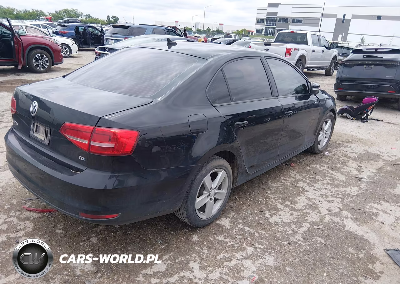 2015 Volkswagen Jetta 2.0L Tdi S VIN:3VWLA7AJ2FM299374 - 4