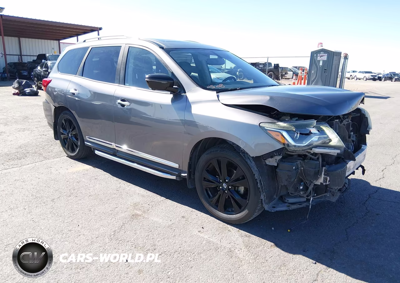 2017 Nissan Pathfinder Platinum – zdjęcie 1 z 17