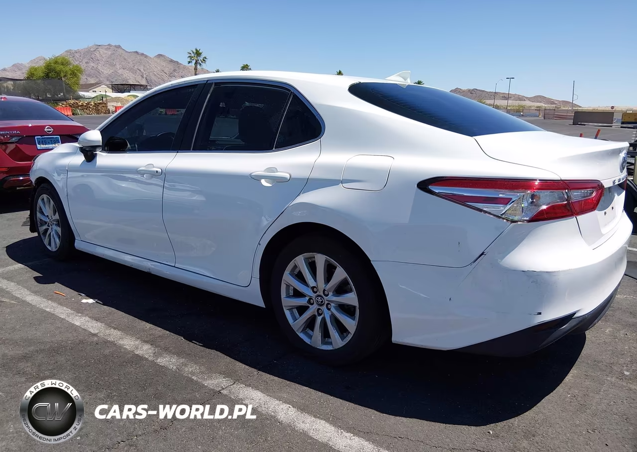 2019 Toyota Camry Le VIN:4T1B11HK4KU744354 - 3