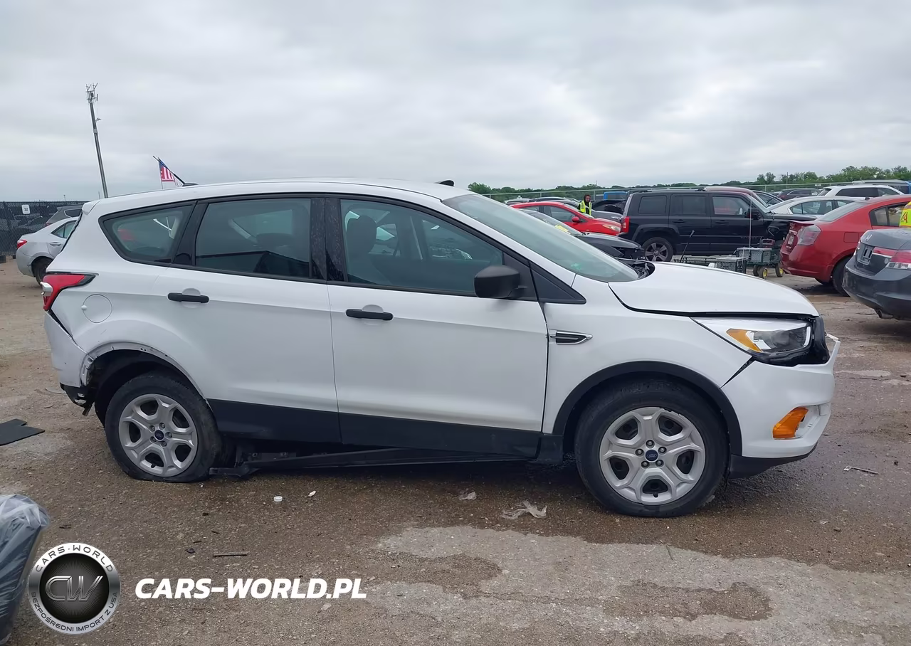 2018 Ford Escape S VIN:1FMCU0F76JUB72321 - 13