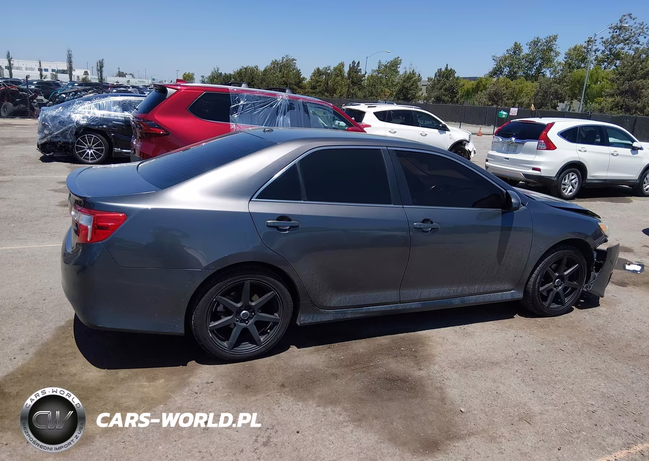 2013 Toyota Camry Se V6 VIN:4T1BK1FK8DU022890 - 13