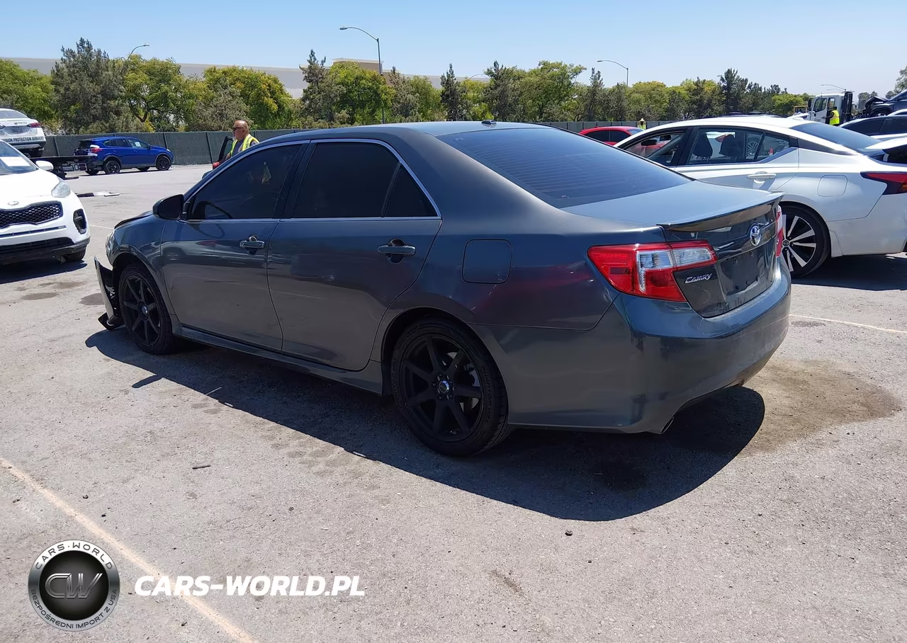 2013 Toyota Camry Se V6 VIN:4T1BK1FK8DU022890 - 3