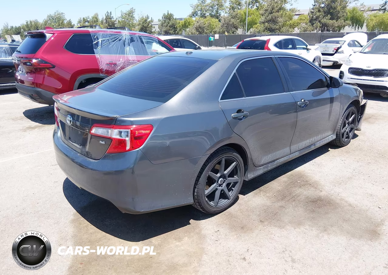 2013 Toyota Camry Se V6 VIN:4T1BK1FK8DU022890 - 4