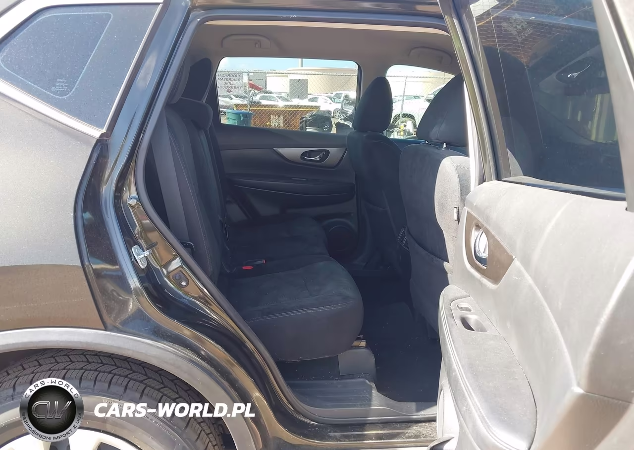 2015 Nissan Rogue S VIN:5N1AT2MTXFC873074 - 8