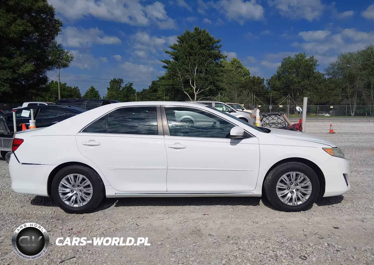 2013 Toyota Camry Le VIN:4T4BF1FK2DR283958 - 13