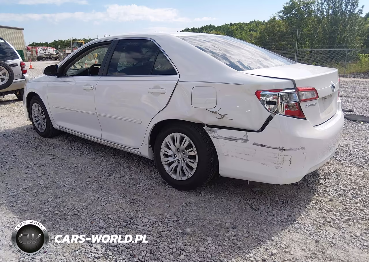 2013 Toyota Camry Le VIN:4T4BF1FK2DR283958 - 3