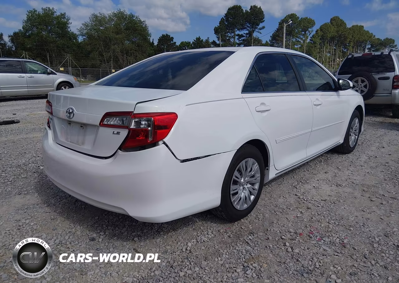 2013 Toyota Camry Le VIN:4T4BF1FK2DR283958 - 4