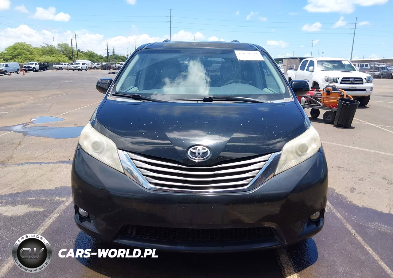 2013 Toyota Sienna Xle V6 7 Passenger Auto Access Seat-Xle V6 8 Passenger VIN:5TDYK3DC9DS350510 - 12