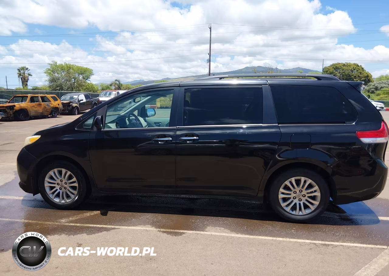 2013 Toyota Sienna Xle V6 7 Passenger Auto Access Seat-Xle V6 8 Passenger VIN:5TDYK3DC9DS350510 - 14