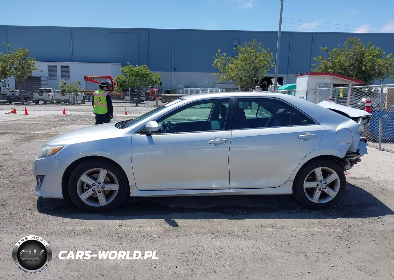 2014 Toyota Camry Se VIN:4T1BF1FK5EU792888 - 15