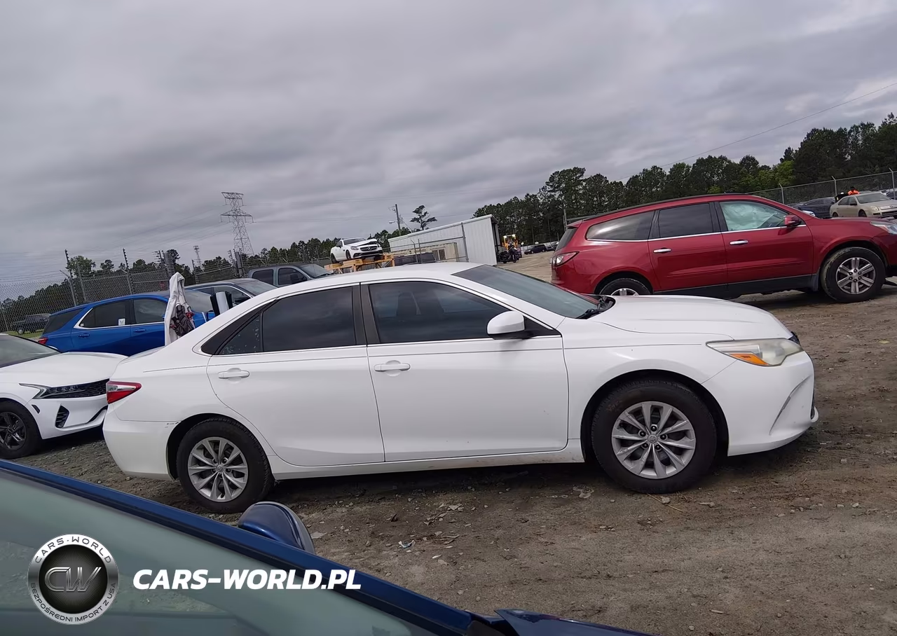 2016 Toyota Camry Le VIN:4T1BF1FK6GU267017 - 14