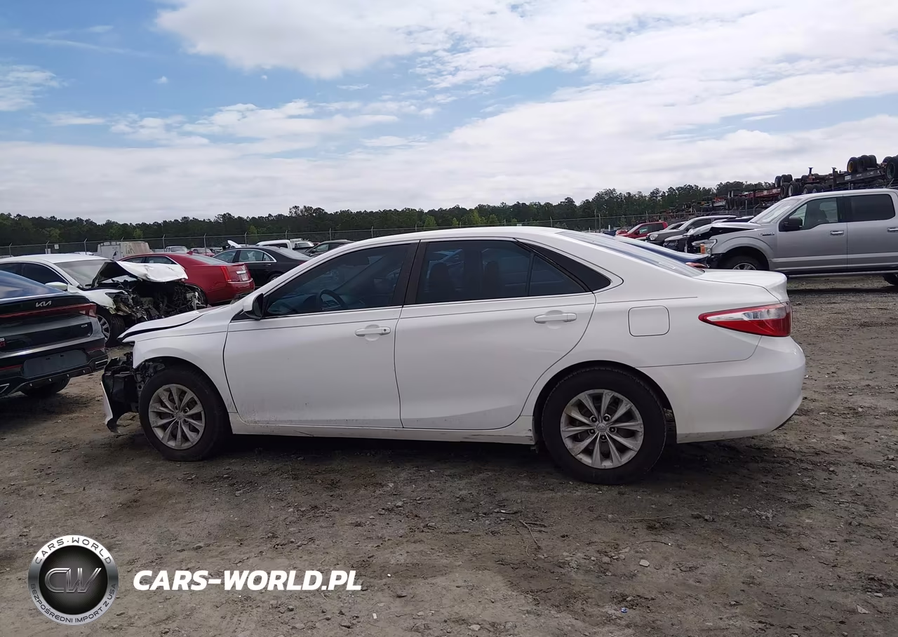 2016 Toyota Camry Le VIN:4T1BF1FK6GU267017 - 15