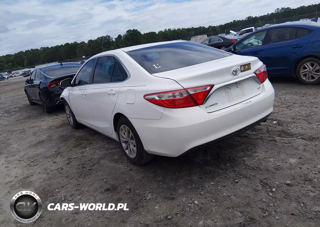 2016 Toyota Camry Le VIN:4T1BF1FK6GU267017 - 3
