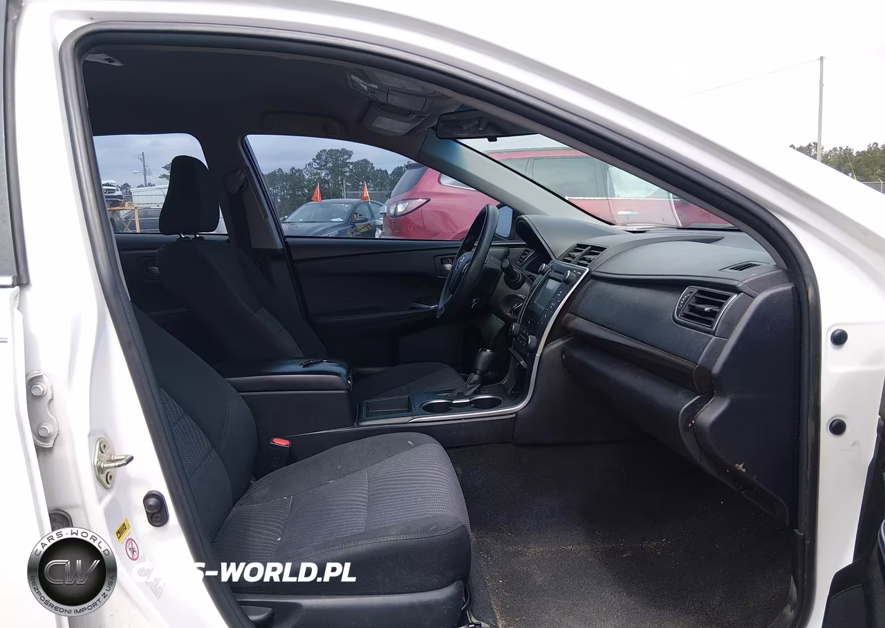 2016 Toyota Camry Le VIN:4T1BF1FK6GU267017 - 5