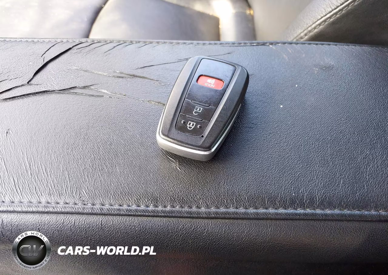 2016 Toyota Prius Four VIN:JTDKARFU7G3015611 - 11
