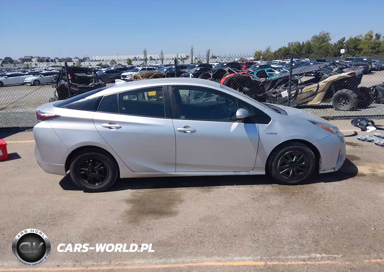 2016 Toyota Prius Four VIN:JTDKARFU7G3015611 - 13